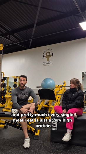 Want to get more out of your training? Start with what you put in your body. Pre and post workout meals don't have to be complicated. Steve stays consistent throughout the day with high protein low carb meals i.e. Primal Proper Preps and coffee for that caffeine fix ☕ Lou prefers to fuel with simple carbs like honey about an hour before training. All bodies have different needs - test what works for you to see better performance, better recovery and better results. So, take some inspiration from