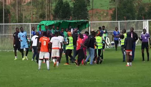 Whatever is happening in that abandoned league (Big League)🙌.Guy punched a match official, just like that...💔