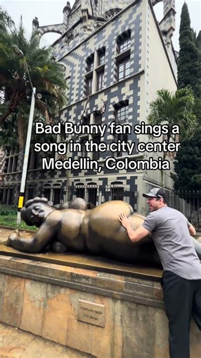 Bad Bunny fan sings a song in the city center Medellin, Colombia #badbunny #shorts