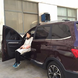 [Hot Item] Programmable Swivel Car Seat for The Disabled Wheelchair Users