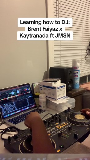 Learning how to DJ on the Serato DJ Rev 1 controller #dj #serato #beginner #mix #brentfaiyaz #kaytranada @JMSN