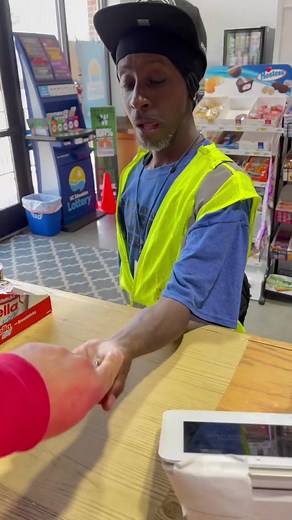 BEING SUS TO MY CUSTOMERS PRANK‼️😂😂😂😂😂😂