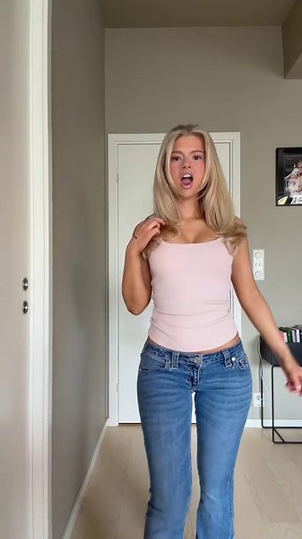loveee ultra low waisted jeans sm 🧎🏼‍♀️ | low waisted jeans