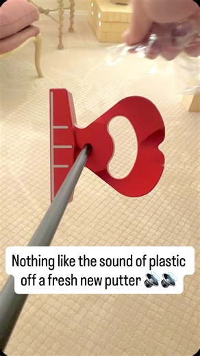 Mitchell Schwartz on Instagram: "One of the best sounds in the world 🔊🔊Trying out this new @labgolfputters DF2.1. Different sight line, length, and grip. Same lie angle. Been rolling the rock with the 2.1 just want to see if a couple changes turn it into the absolutely perfect fit for my current grip, stance, and alignment cues #golf #golfaddict #golfclub #golfequipment #golfisfun"