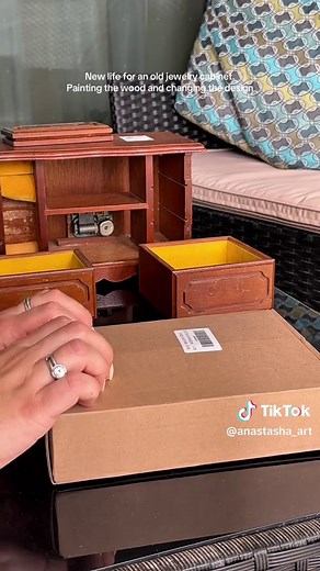 Renew Your Vintage Jewelry Box with PEACOBLUE Stickers