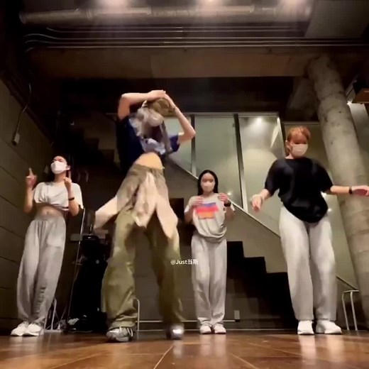 Tinashe - All Hands on Deck Dance Challenge