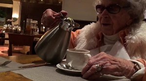 154K views · 4.1K reactions | Back in 2017 on our trip to Los Angeles.... Ginga was getting quite “demanding”藍 & wanted HOT coffee ☕️  and Gramma wore that blue blanket from our plane ✈️ flight around her neck the whole time we were in California!藍藍... and showing lots of excitement for the VIP bus  tour of Hollywood! ...day 3 seemed like day 14! haha!haha! The girls were COLD the whole trip no matter where we were! 略 | G and G: Gramma and Ginga | Facebook