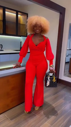 Annie's Captivating Singing Scene on TikTok