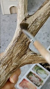 DIY Textured Tree Trunk for My Easter Wreath