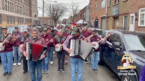 Yesterday the rain held off, and Quaker City embarked on our annual Hat Day parade around the neighborhood, getting you ready for New Year's Day! Enjoy a Frank Sinatra classic "Witchcraft." 🧙 Song: Witchcraft Arranged by: Nick Rothwein and Fran Rothwein Jr. | Quaker City String Band