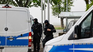 Razzia nach Korruptionsverdacht - Wie Beamte aus einer JVA ein "Ganovenparadies" machten
