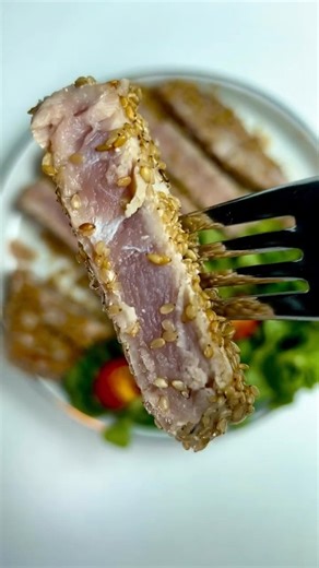Sesame crusted tuna 🐟