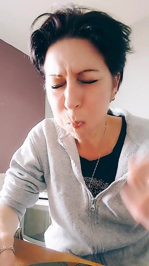 défi à moitié relevé @missmag72 #defi #jana_blackrose #lgbt #🇮🇹🇵🇱🏳️‍🌈 #🤘🎸🖤🌹🎸🤘