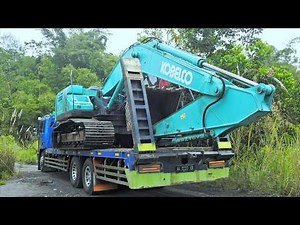 10 Wheeler Self Loader Truck Loading Transporting 20 Ton Excavator