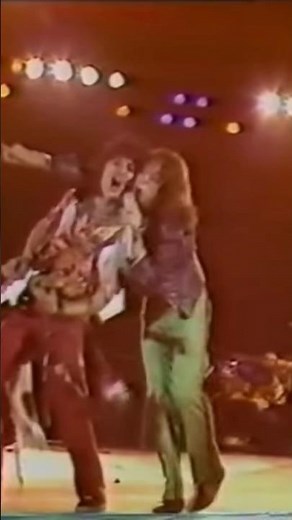 Mick Jagger & Ronnie Wood Dancing (1976)