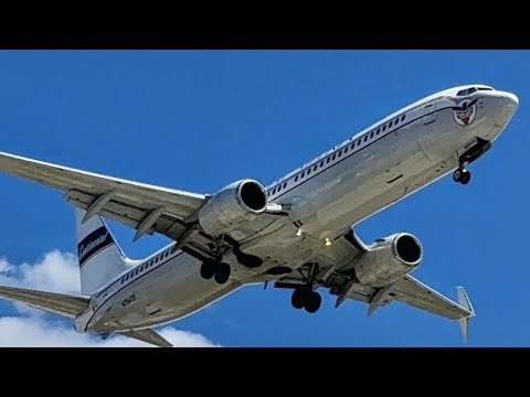 United Airlines (Continental Airlines Livery) Boeing 737-924(ER) Landing Las Vegas (LAS) N75435