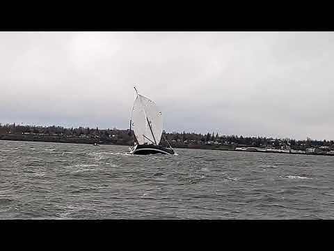 BENETEAU 36.7 spinnaker wipeout flying gybe broach heeling symmetrical kite high wind sailing chute