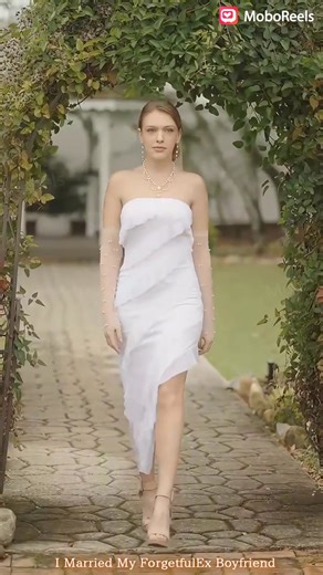 Watch👉 https://short.inbeidou.ai/link/moboreels/serial/2DLiWzW5/12 🌟 Continue the story here 👉🏻 📲 Find the full series on the "moboreels"app 🔍 Look up "560359", to enjoy every episode✨! Monica, once a wealthy heiress, is now just the owner of a small bar in Los Angeles. A car accident three years ago took away her fiancé, Leon. Now, her bar is facing demolition, and she seeks out developer Albert for negotiations. However, she is shocked to discover that Albert is none other than the amnes