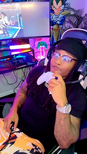 456K views · 15K reactions | I’m happy yall finally starting to find us attractive  *Not too much on my crib, yes ima nerd 邏 #fblifestyletyle #fblifestylechallenge | Christerris Oliver | Facebook