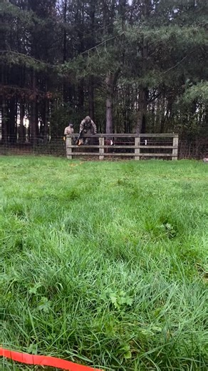🪖Badajoz Step Weekend 2🪖 Last week Badajoz company deployed to Beckingham training area for their first step weekend in the field! After tabbing into the training area OCdts completed a round robin of lessons including camouflage and concealment, navigation🗺️, individual movement 🧭and much more. Some of these lessons were taught by their JUO’s and CUO - giving them opportunity to work on their leadership and command skills. 👉 For many OCdts this was their first time sleeping outside, they d