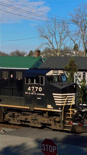 4770 and 4811 NS Locomotives