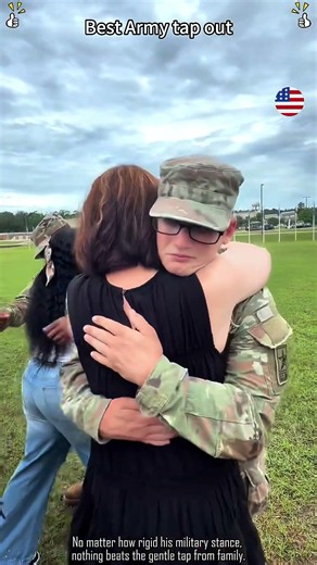 Best Army Tap Outs 😭#reunion #surprise #army #military #fypシ゚viral #usa