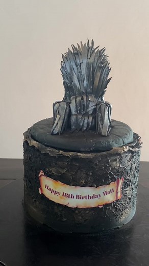 Game of Thrones themed cake with handmade Iron Throne topper😍⚔️🗡️ #cakedecorating #gameofthrones #caketopper #handmadetopper #customcake