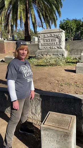 While at the Sacramento Historic City Cemetery, Tina discussed the gravesite of David Tryon, a veteran of the War of 1812. #cemetery #MemorialDay #gravesite #museumtok #sacramento #SacHistoryMuseum