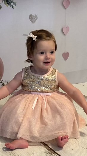 My precious baby is officially one years old. Where did the time go. Crying as I look back on these most wonderful amazing 12 months with my sweet Elizabeth. #babysfirstbirthday #oneyearold #memories❤️ #mybabygirl♥️ #daughter❤️ | Rebecca Szebeni