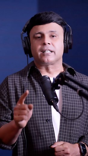 Naved Khan on Instagram: "Live reporting📺😝"