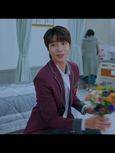 Deciding Between Han Seo Jun's Cute Mum-Loving Side or Bad Boy Persona