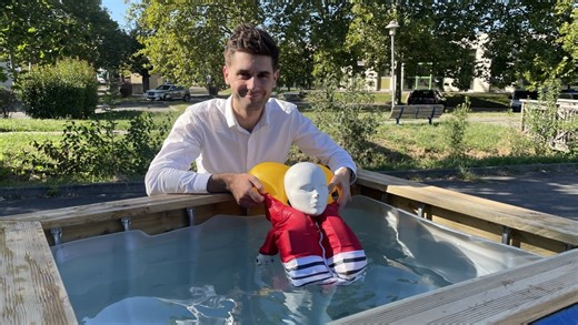 VIDEO. "Nos ventes ont doublé cette année" : les maillots anti-noyade Floatee font fureur