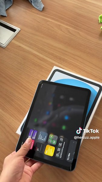 iPad 10 (2022) Blue Review and Features