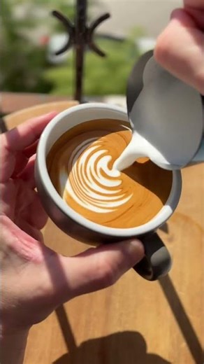 Basic Rosetta in the morning #latteart