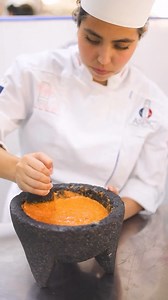 De principiante a experto 🍽️👨‍🍳. Perfecciona tus habilidades culinarias con nuestros cursos en ASPIC Instituto Gastronómico. ¡Inscríbete hoy mismo! | Aspic Instituto Gastronomico