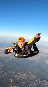In the final stages of your learn to skydive course, your qualified instructors will introduce you to dive exits, back loops, barrel rolls and tracking! These tasks show that you can recover from being in an ‘unstable’ body position (i.e. not belly-to-earth) and you can move horizontally across the sky, all whilst remaining altitude aware! Tracking is an essential skill when it comes to flying with other people, and then getting away from them before a stable and on-time deployment 🪂 And did we