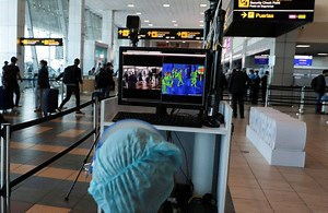 Omicron outbreak: CDC recommends shorter Covid isolation for Americans, quarantine for all