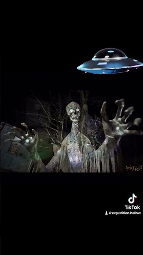 Spirit Halloween 10 Ft Giant Death Ray Animatronic