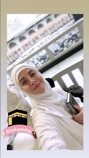 نور علي تؤدي مناسك العمرة