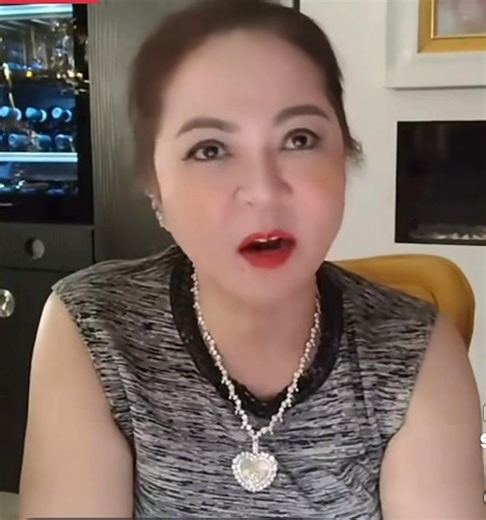 NGÔ KỶ LÊN TIẾNG: THÁCH NGUYỄN PHƯƠNG HẰNG MẶC CỜ ĐỎ SAO VÀNG ĐẾN LITTLE SAIGON – HAY CHỈ BIẾT NỔ MÀ RUN? Trong thời gian qua, Nguyễn Phương Hằng lên mạng live stream hùng hổ tuyên bố: “Tôi có tiền là tôi có quyền!” NGUYỄN PHƯƠNG HẰNG hãy nghe đây: Ở Little Saigon – thủ đô tị nạn cộng sản, tiền KHÔNG mua được chính nghĩa, KHÔNG mua được tinh thần Quốc Gia, và càng KHÔNG mua được sự tôn trọng của cộng đồng. Muốn thử không? Tôi – Ngô Kỷ – gửi đến bà một lời mời công khai, minh bạch, không úp mở: T