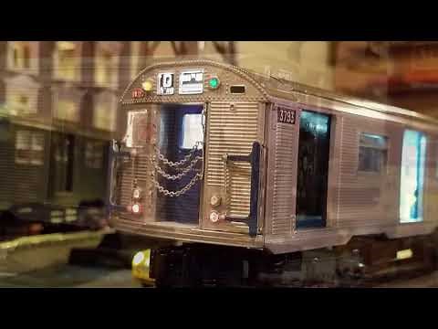 MTH Premier R32 D Train Subway Set