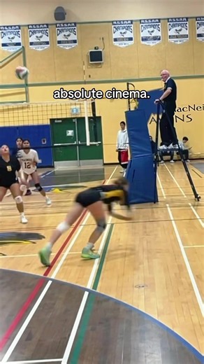 This volleyball save is absolutely insane 🏐🤯#Volleyball #VolleyballSave #VolleyballHighlights#usa #fyp