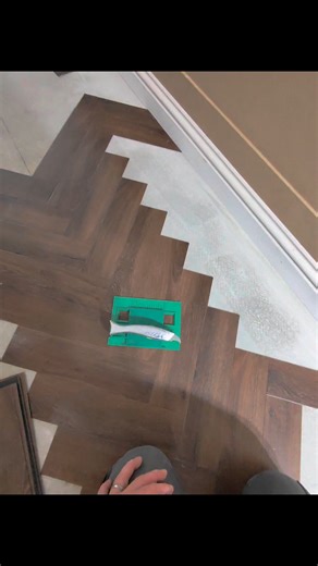 Sam Prosser ( Myscribe) on Instagram: "Herringbone made easy with Myscribe 🫡 Installing a herringbone floor has never been so simple. Easy, faster and more fun 😁 #flooringexperts #flooringinstaller #flooring #flooringdesign #samprosser #flooringideas #myscribe #tips #tools #lvt #How"