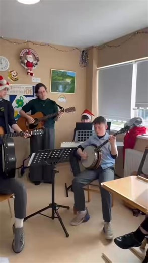 Gorgeous Irish tunes from the DLS group — Kerry Polka followed by Maggie in the Woods. A real crowd favourite 👏🎶 | De La Salle College