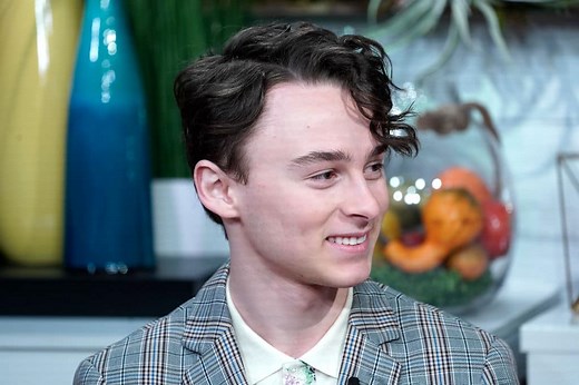 Top facts about Wyatt Oleff: Age, movies, height, girlfriend, religion