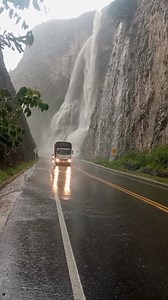 Camiones y buses todo terreno Lluvias y más lluvias | Buses en Ecuador