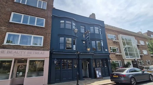 Step inside Portsmouth's oldest pub - The Dolphin - which is filled with fascinating history 😍 | The News, Portsmouth