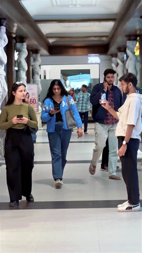 Rohan Badgoti on Instagram: "Video Main Kuch Notice kiya Aap ne ? . . . #reels #reelsviral #reelsinstagram #explore #random #jaipur #foryoupage #girl #jaipurkaprankster"