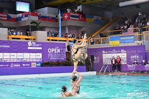 🏎F1 is back in 🇦🇺 Australia this weekend. But let's look back at last weekend when we had some F1 inspired routine at the FINA Artistic Swimming World Series in Paris Team Chile 🇨🇱 showcased their Highlight routine 🤩 #artisticswimming #F1 #FINA | World Aquatics