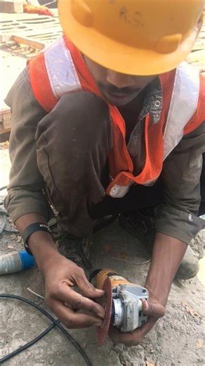 How does a grinder work? #short